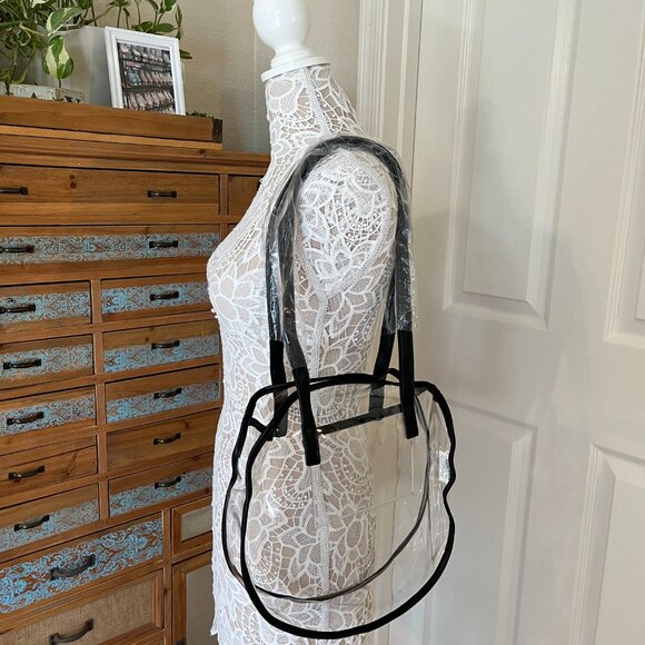Clear Round Shoulder Bag /Tote Bag- W/ Black Accents/Straps & Pocket - NWT - Picture 2 of 8